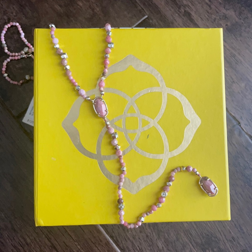 NWT Kendra Scott The Bethany Y necklace in Pink Rhodonite with gold tone.